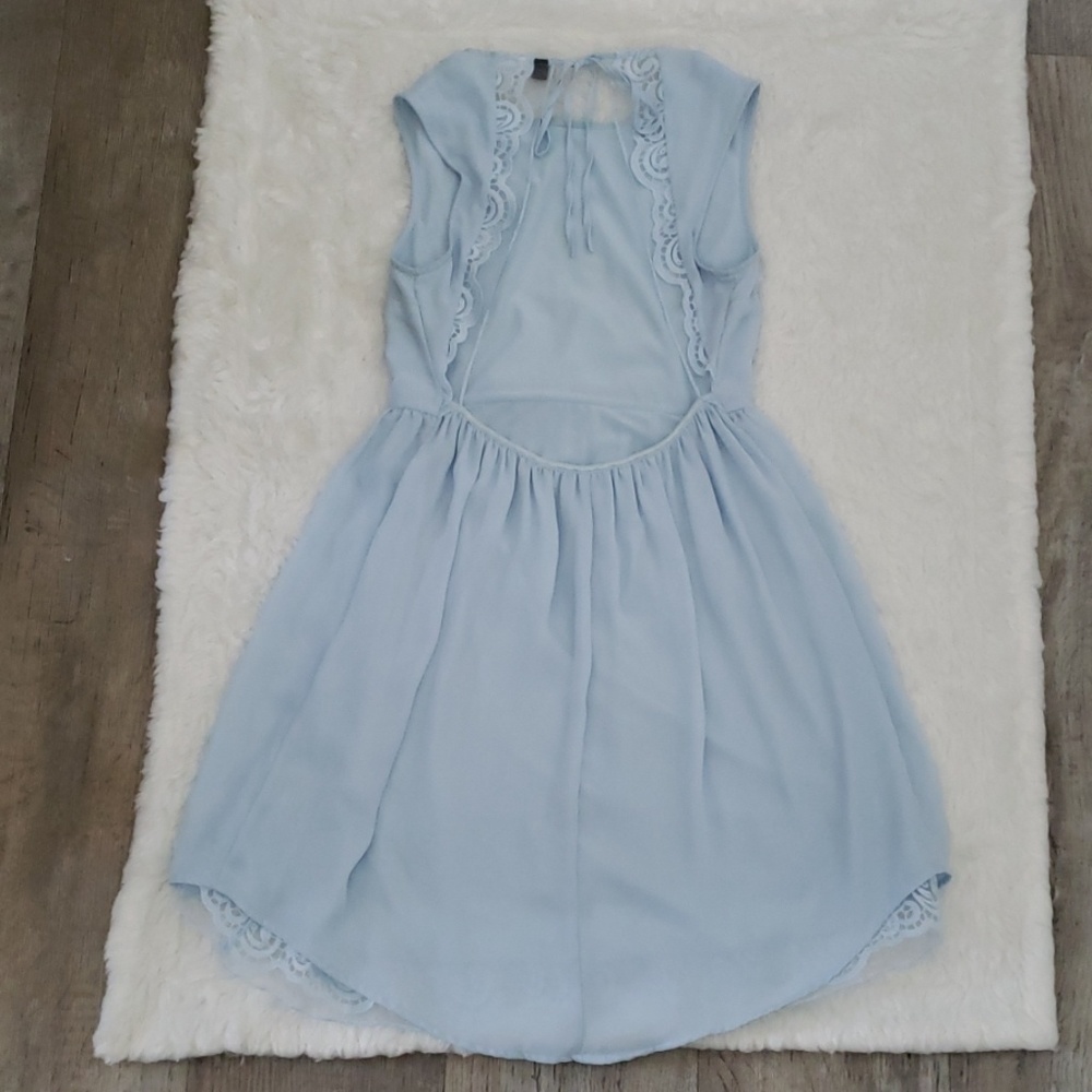 ๐๐HP๐๐Lace Bottom Dress - Picture 1 of 5